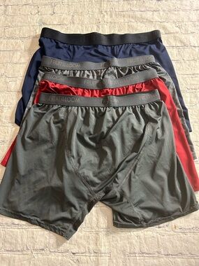 FRUIT OF THE LOOM (4) PAIRS OF POLYESTER & SPANDEX MADE IN VIETNAM MENS UNDIES